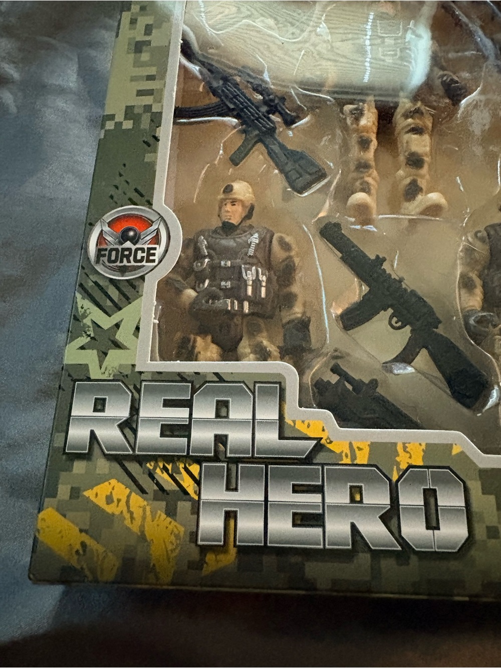 Military Action Figures Set - Desert & Green - Picture 3 of 5